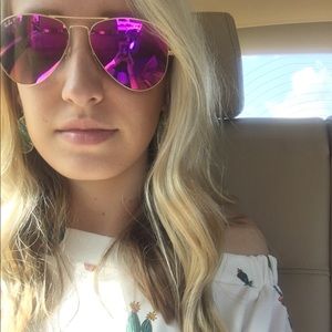 Meet your Posher, Cara